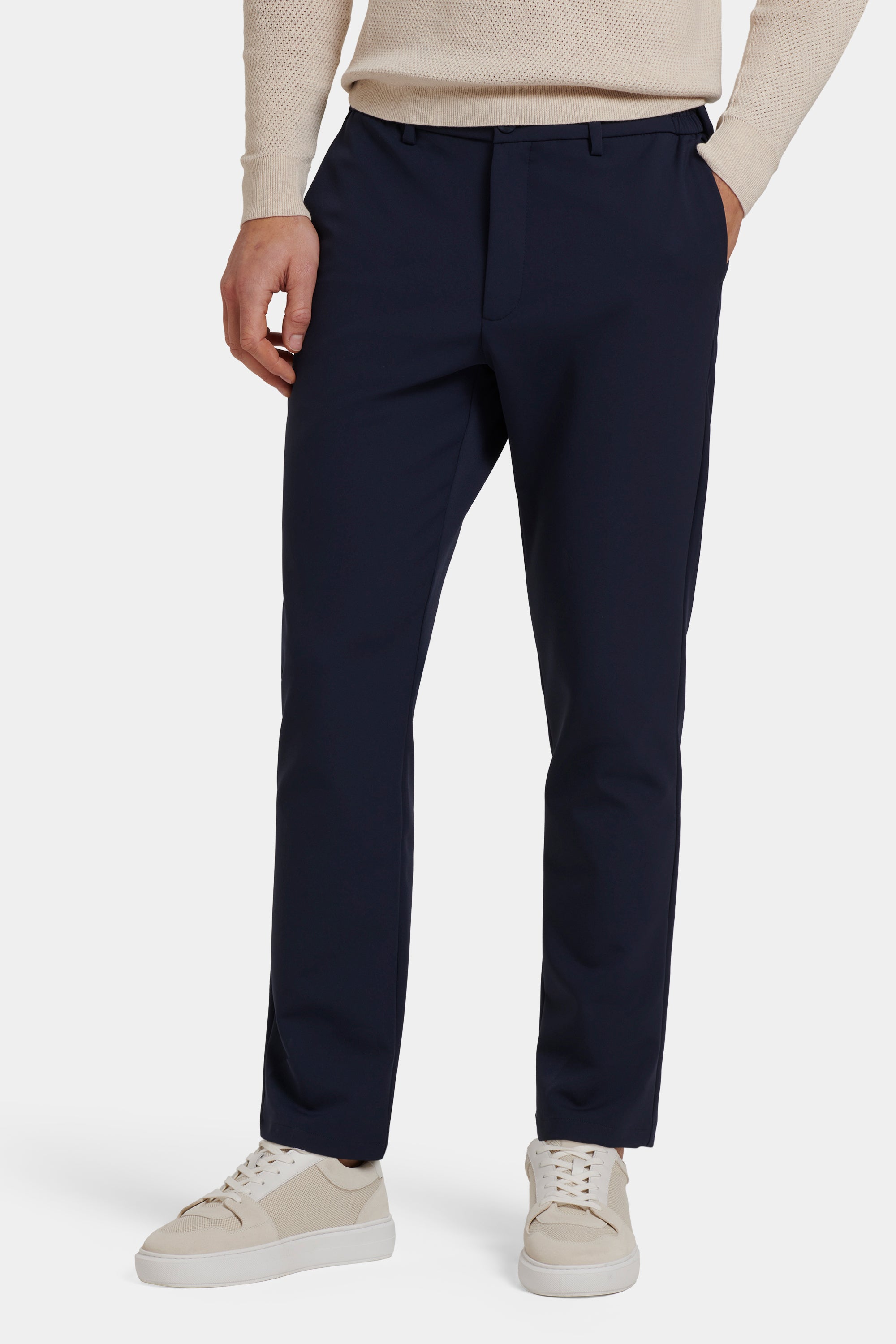 THE TECH PANTS LOOK SHARP