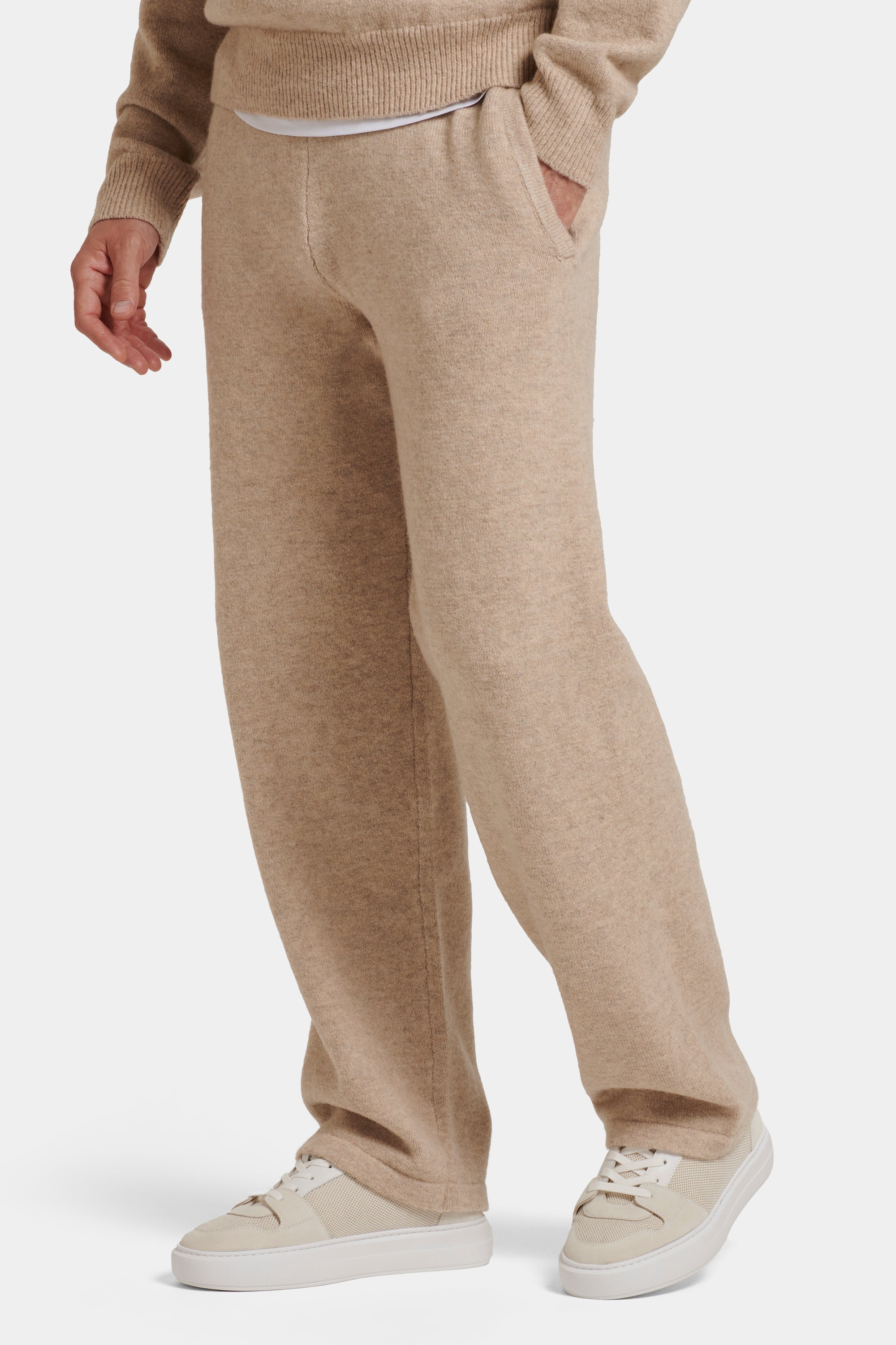 THE SAVONA JOGGER CLEAN SHAPE