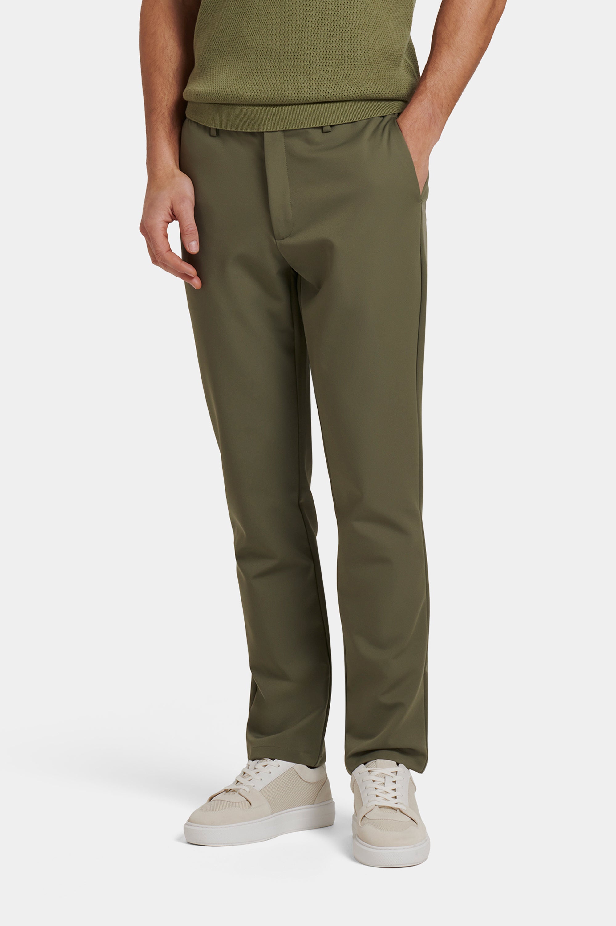 THE TECH PANTS LOOK SHARP