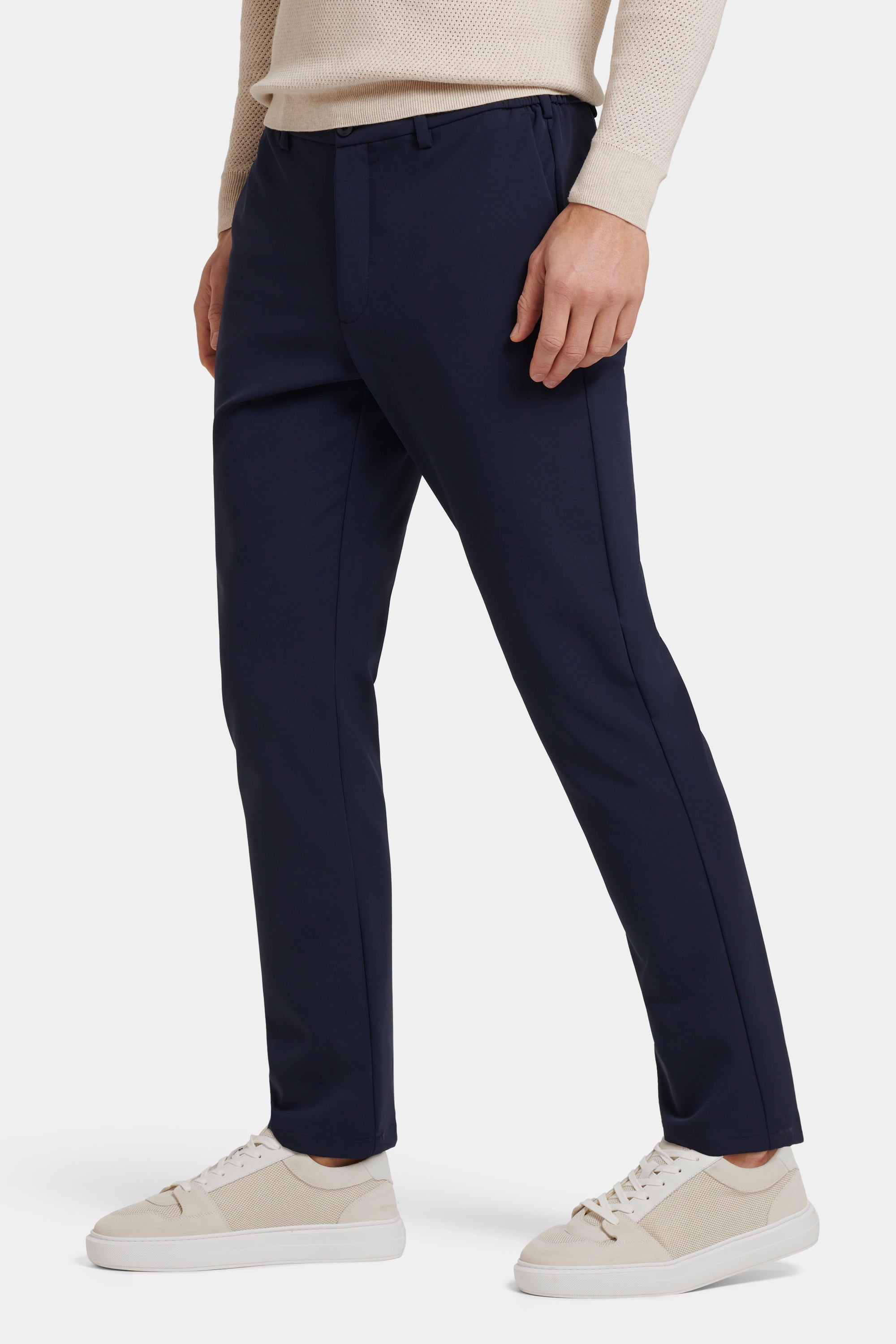 THE TECH PANTS LOOK SHARP