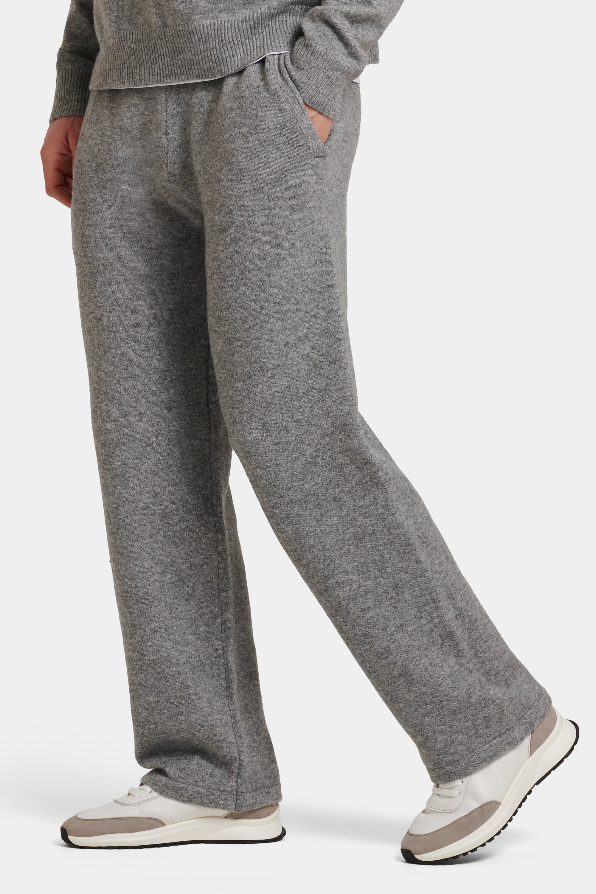 THE SAVONA JOGGER CLEAN SHAPE