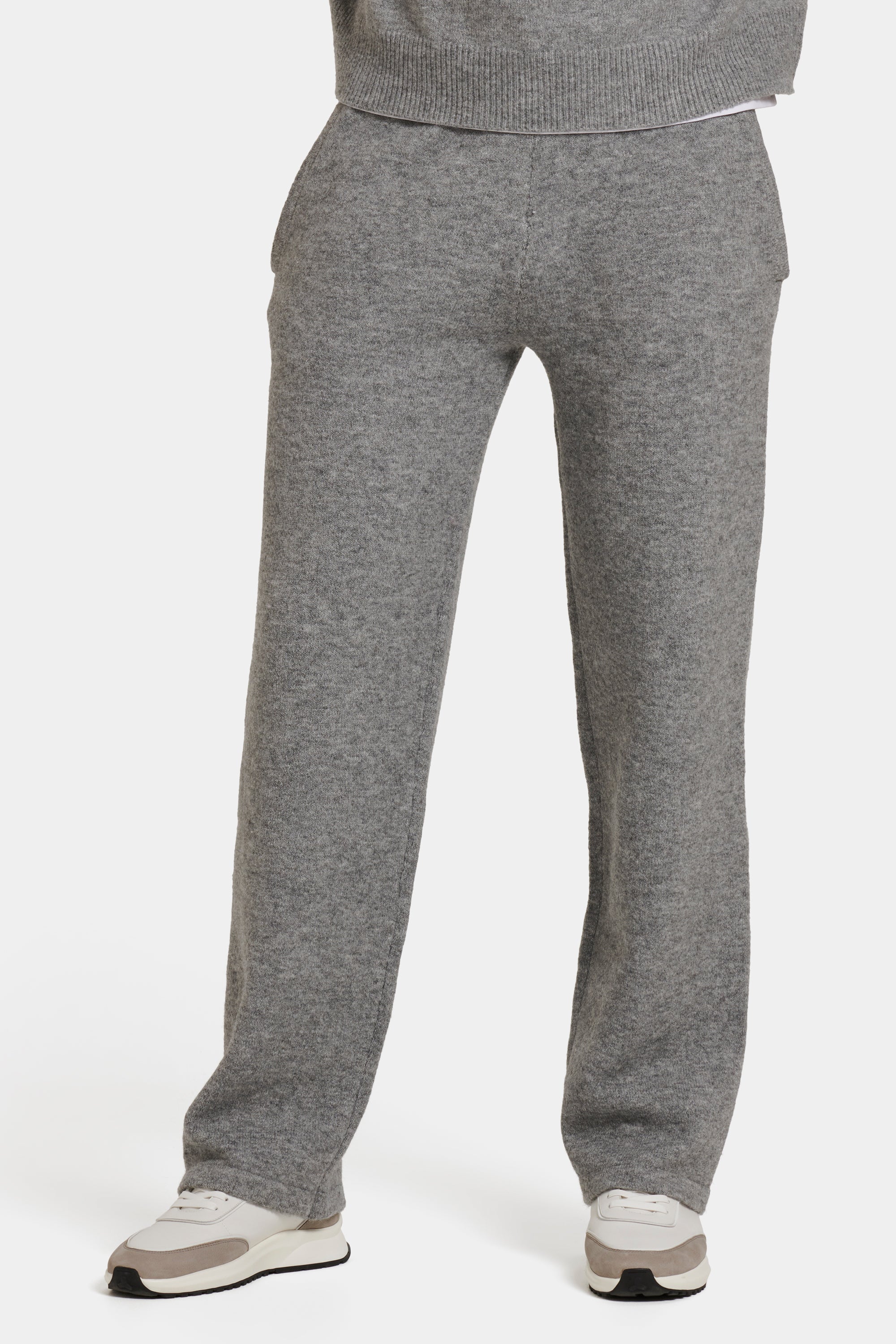 THE SAVONA JOGGER CLEAN SHAPE