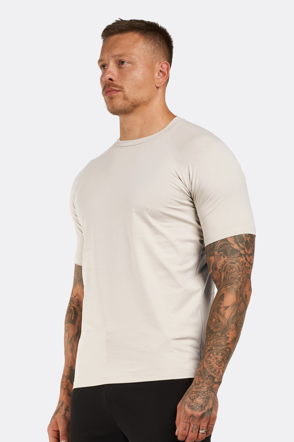 ESSEN CORE T-SHIRT